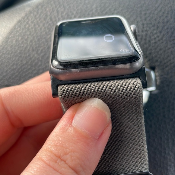 Apple Watch 44mm Series 3 (GPS + WIFI) with Dark Gray Watch Band - Picture 3 of 4